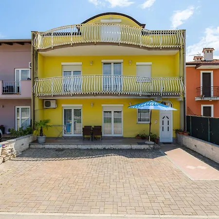 Apartment Near The Veronika