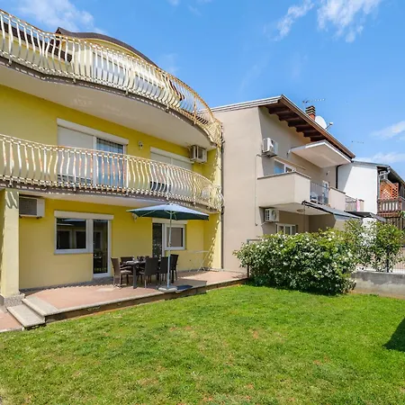 Near The Veronika דירה זמברטיה